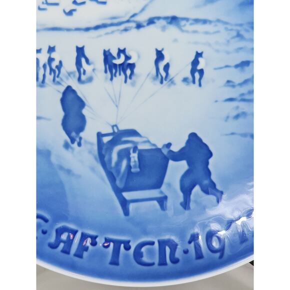 Royal Copenhagen Christmas in Greenland 1972 Wall Decor Plate 7" Denmark Vintage - Picture 5 of 13